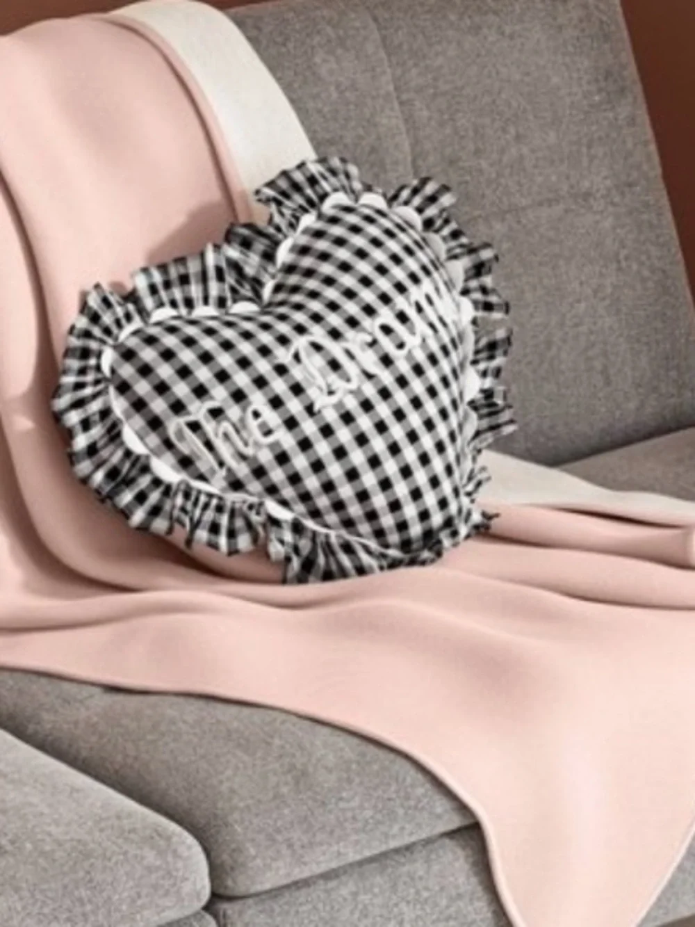 ROOM ESSENTIALS NWT 14